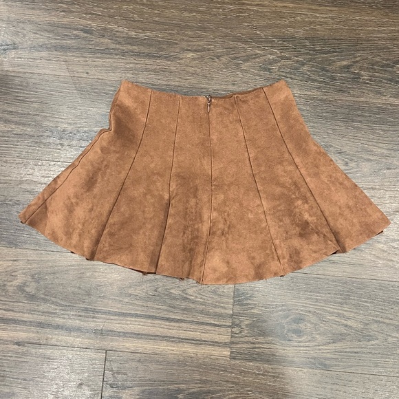Love Daisy Girls Medium Suede Camel Mini Skirt - Picture 3 of 5